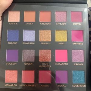 Eloise “the queen” eyeshadow palette